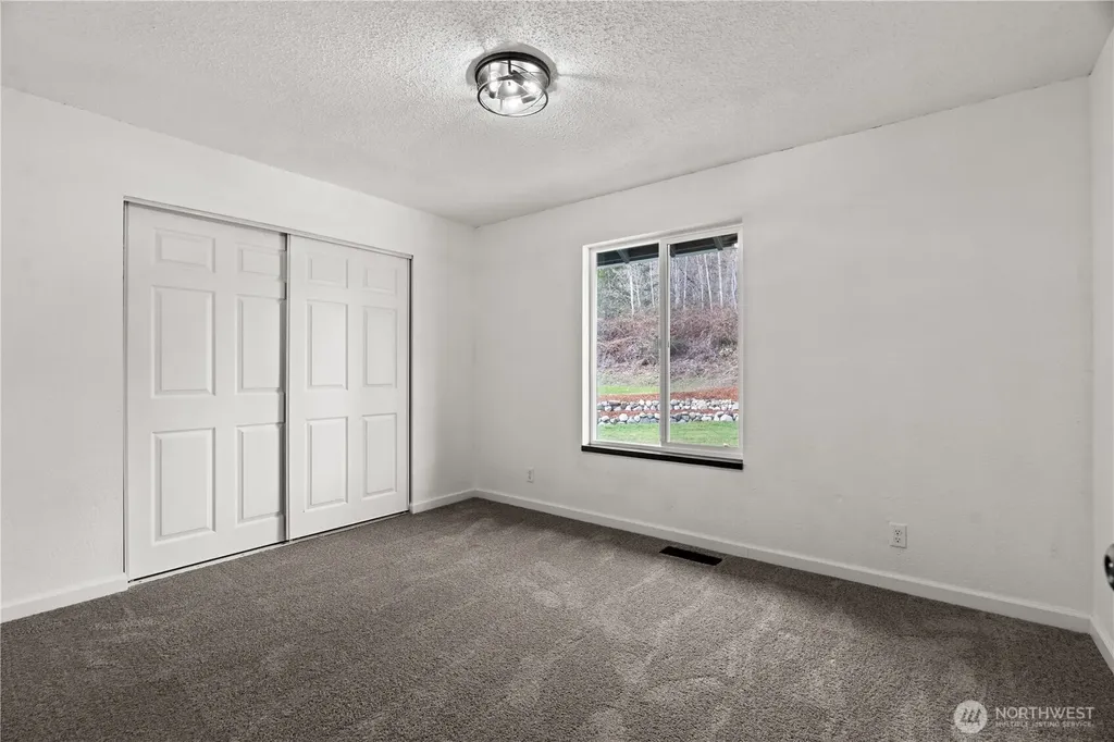 3333 Creek View Court SE Port Orchard WA 98366
