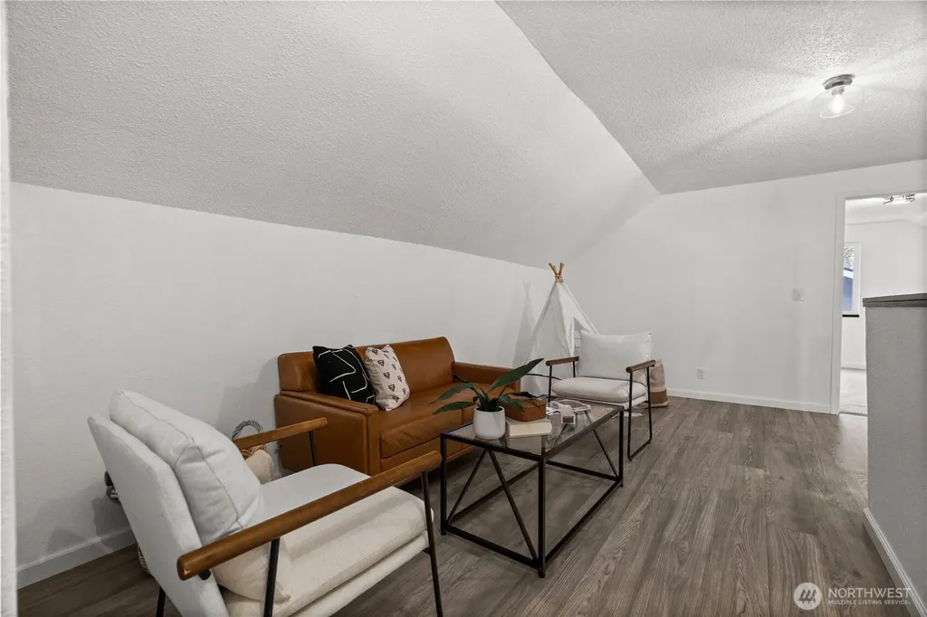 3333 Creek View Court SE Port Orchard WA 98366