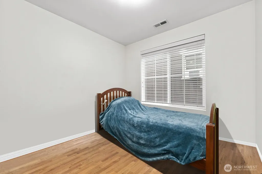 877 5th Pl NE Issaquah WA 98029