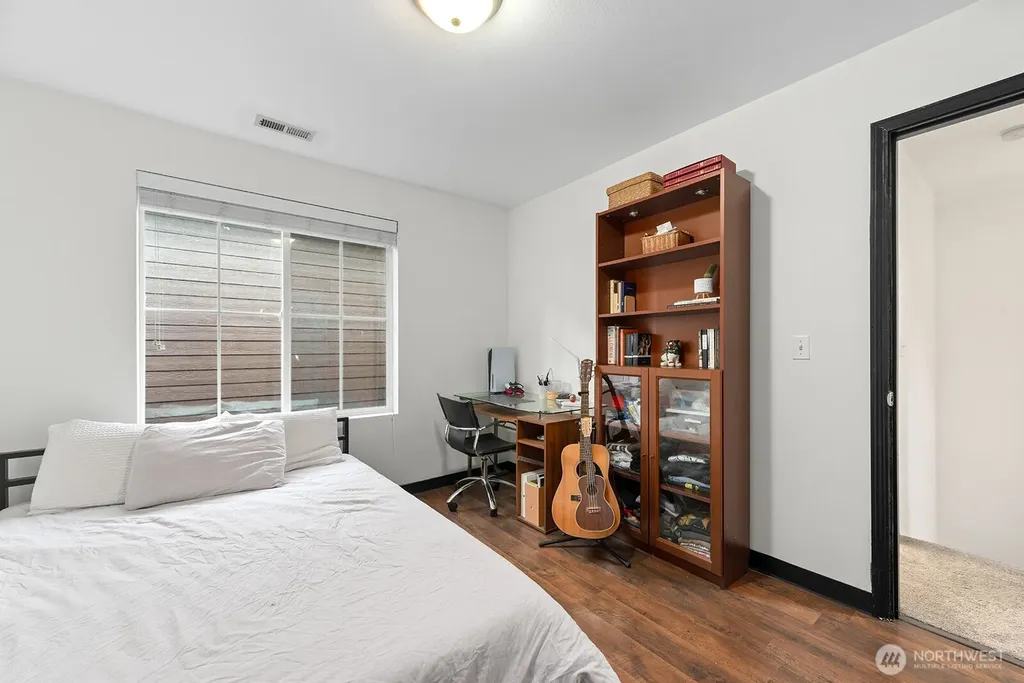 877 5th Pl NE Issaquah WA 98029