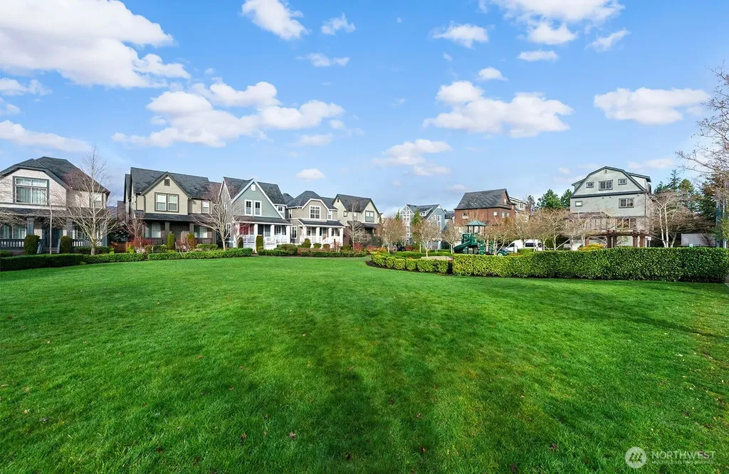 877 5th Pl NE Issaquah WA 98029