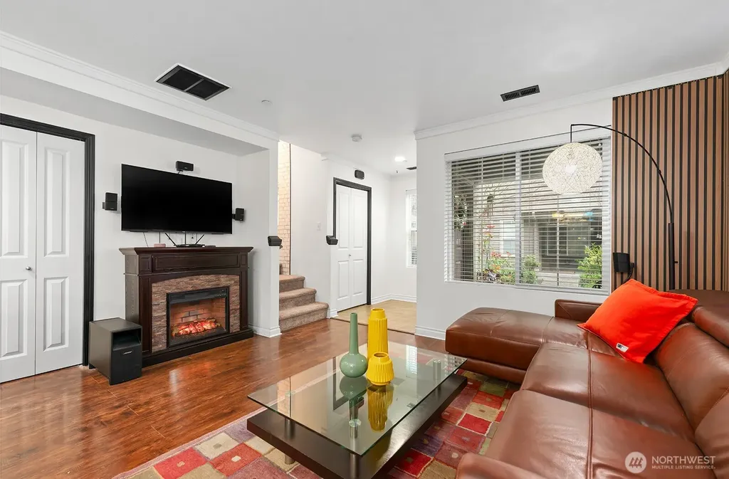 877 5th Pl NE Issaquah WA 98029