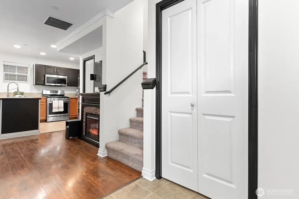 877 5th Pl NE Issaquah WA 98029