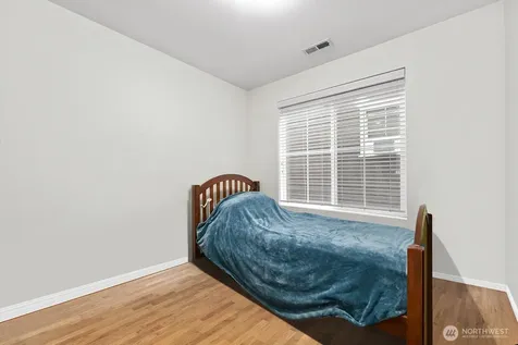 877 5th Pl NE Issaquah WA 98029