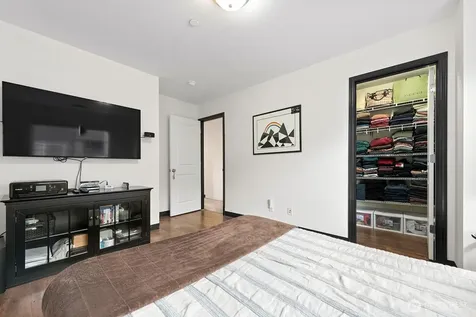 877 5th Pl NE Issaquah WA 98029