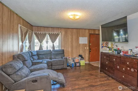 758 108th Street S Tacoma WA 98444