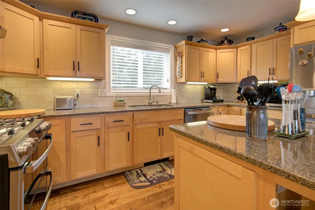 125 Sunrise Avenue SE Ocean Shores WA 98569