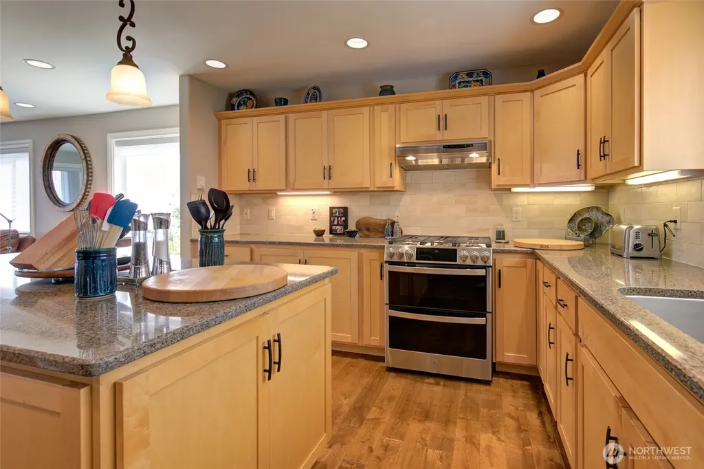 125 Sunrise Avenue SE Ocean Shores WA 98569