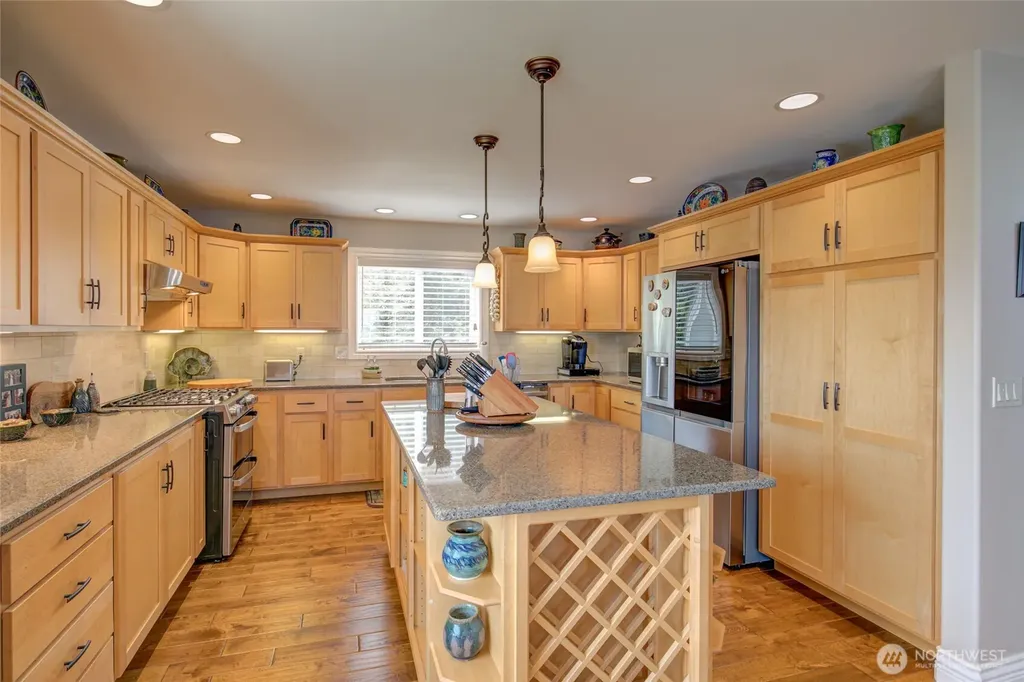 125 Sunrise Avenue SE Ocean Shores WA 98569