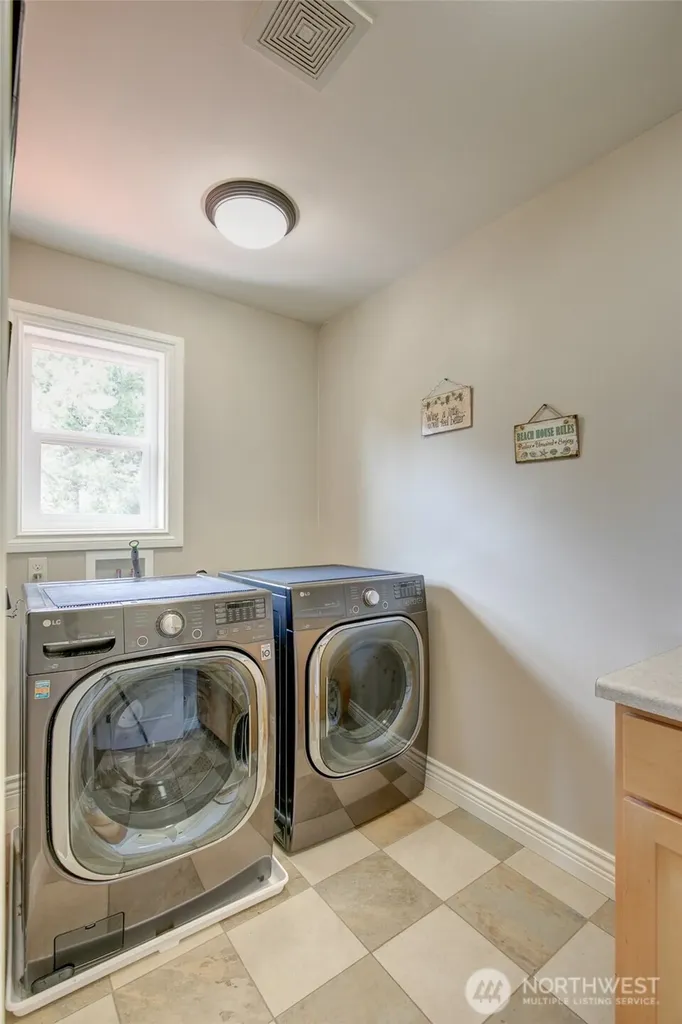 125 Sunrise Avenue SE Ocean Shores WA 98569