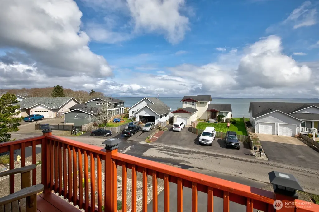 125 Sunrise Avenue SE Ocean Shores WA 98569