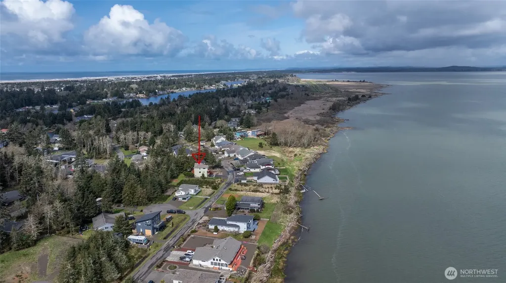 125 Sunrise Avenue SE Ocean Shores WA 98569