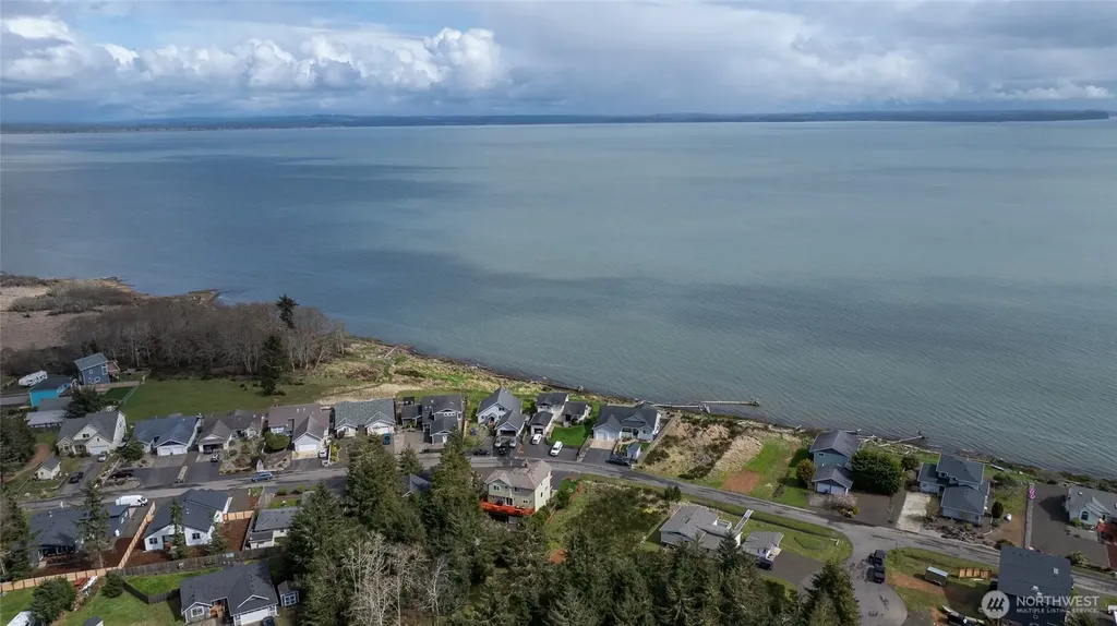 125 Sunrise Avenue SE Ocean Shores WA 98569