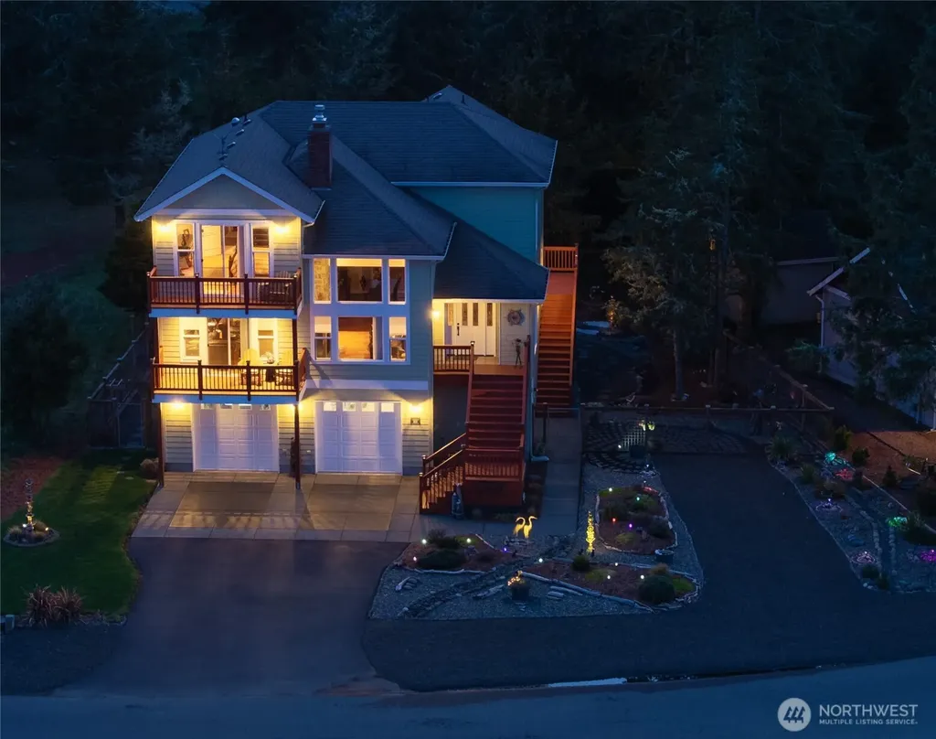 125 Sunrise Avenue SE Ocean Shores WA 98569