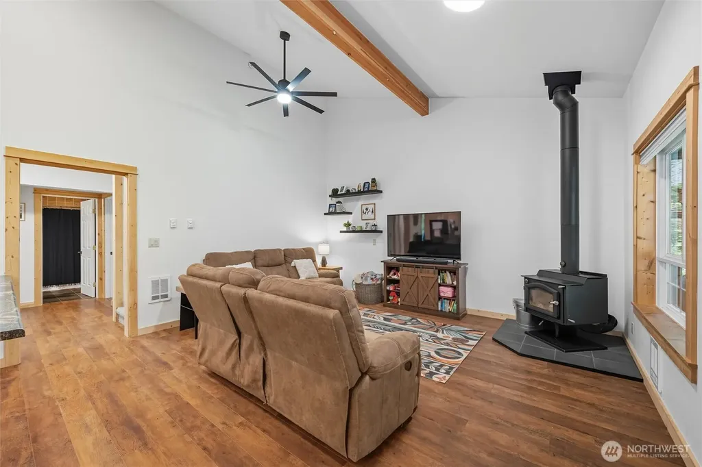 7533 Canyon View Drive Deming WA 98244