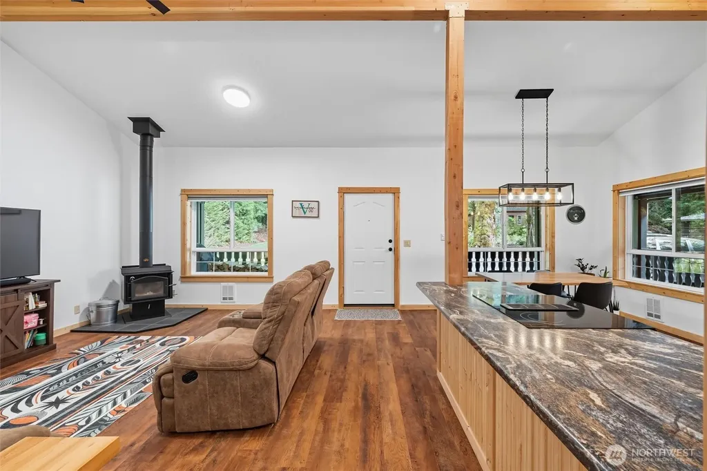 7533 Canyon View Drive Deming WA 98244