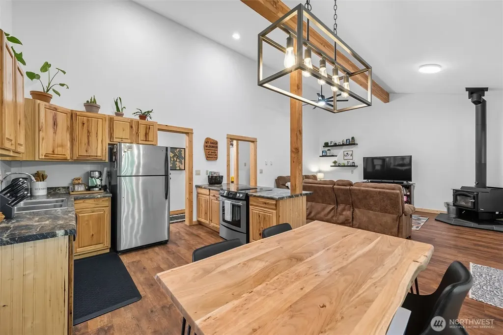 7533 Canyon View Drive Deming WA 98244