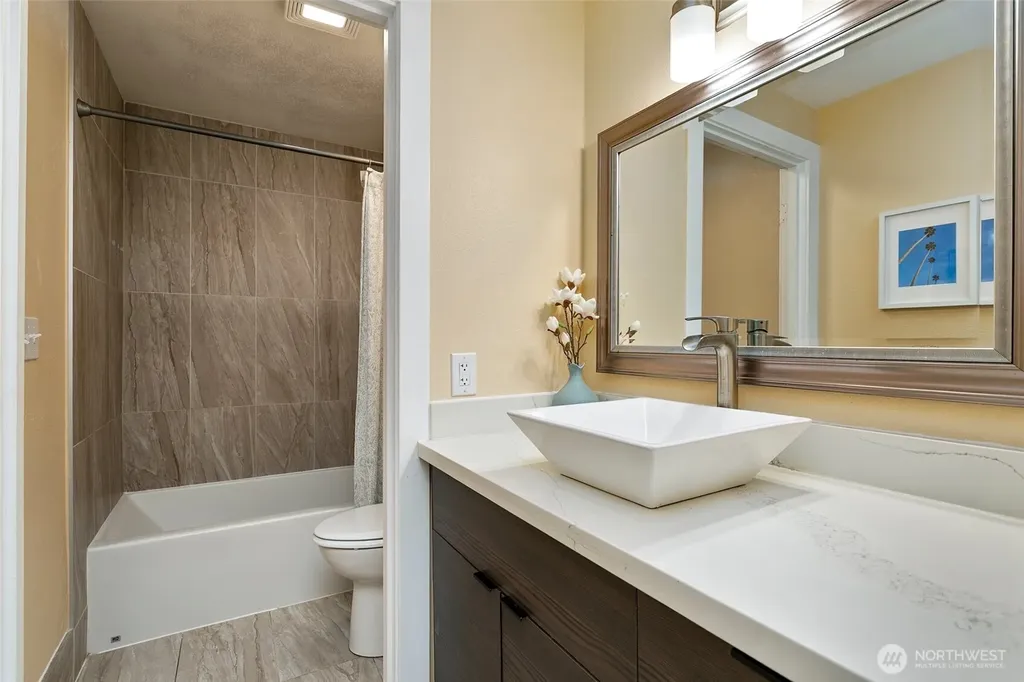 15929 3rd Place SW Burien WA 98166