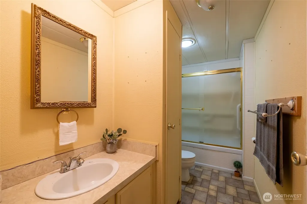 147 E Wood Avenue Morton WA 98356