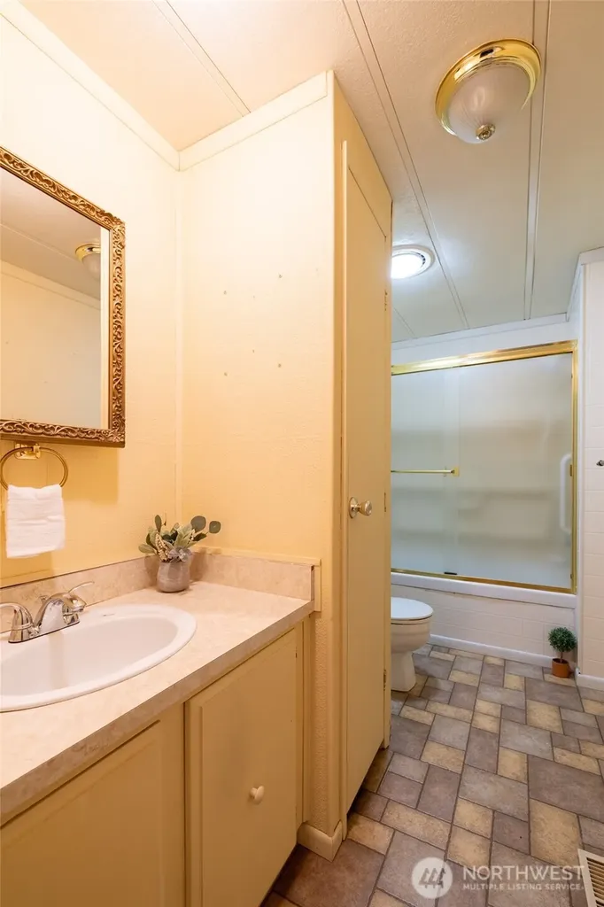 147 E Wood Avenue Morton WA 98356