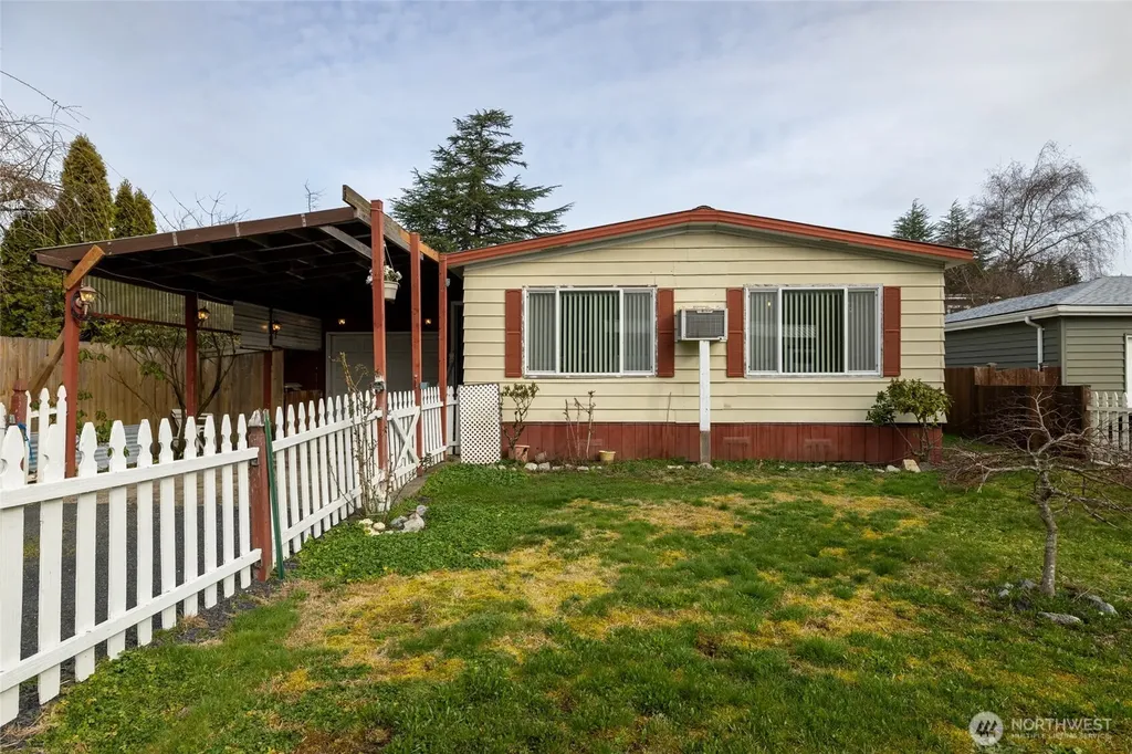 147 E Wood Avenue Morton WA 98356