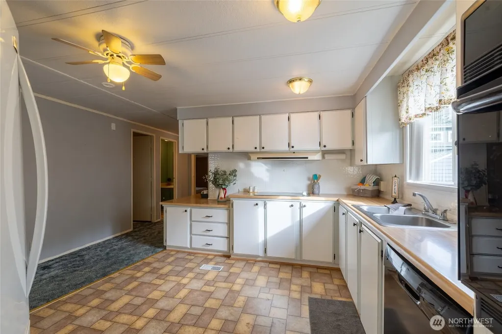 147 E Wood Avenue Morton WA 98356