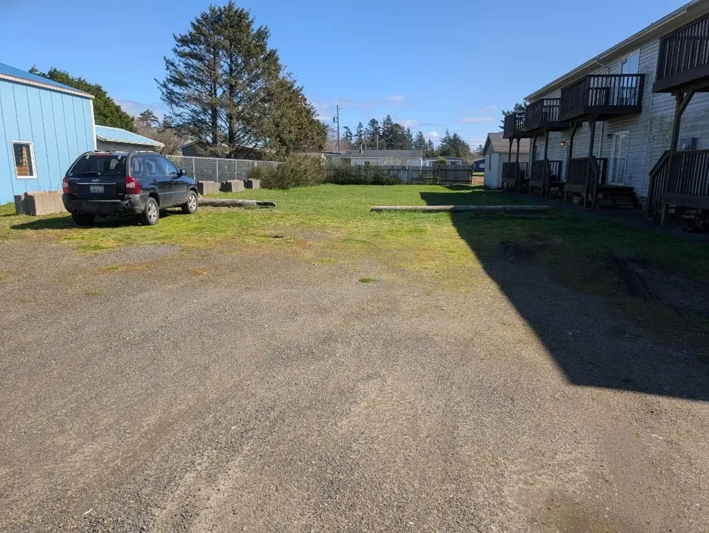 704 Seahorse Avenue NE Ocean Shores WA 98569
