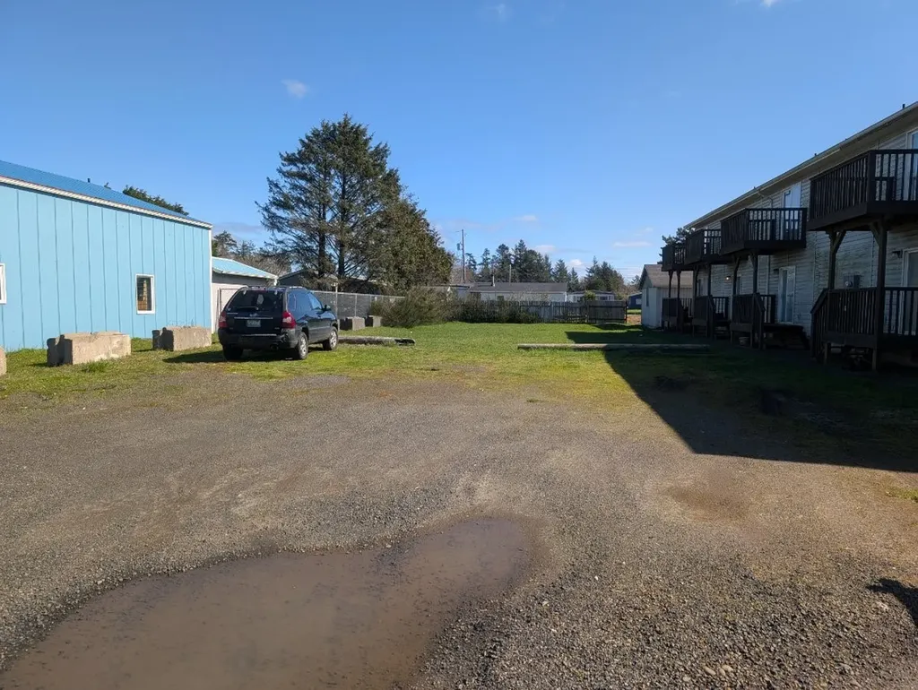 704 Seahorse Avenue NE Ocean Shores WA 98569