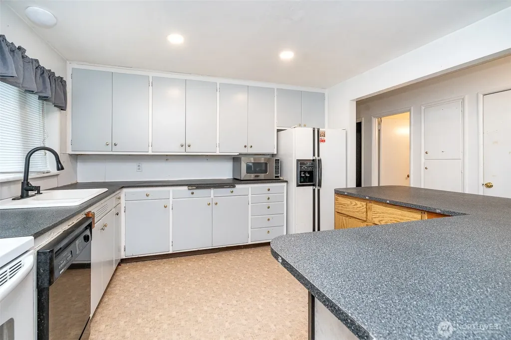 1428 SW Grandview Avenue Chehalis WA 98532