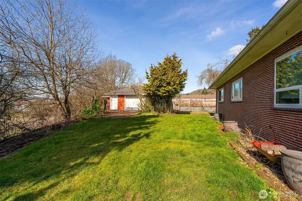 1428 SW Grandview Avenue Chehalis WA 98532