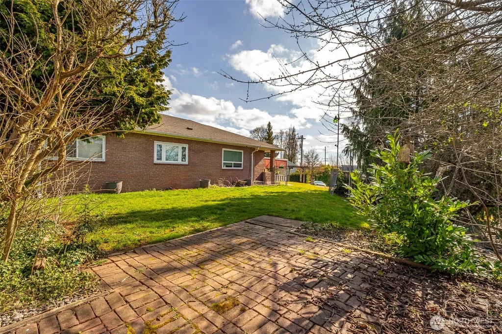 1428 SW Grandview Avenue Chehalis WA 98532
