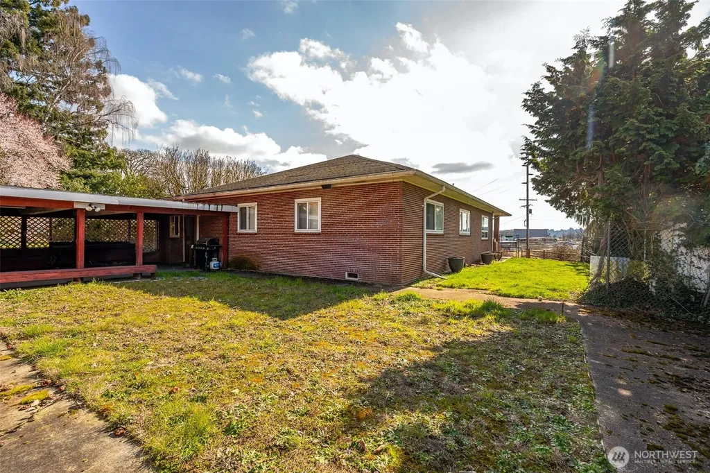 1428 SW Grandview Avenue Chehalis WA 98532