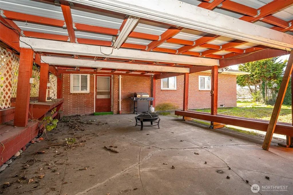 1428 SW Grandview Avenue Chehalis WA 98532