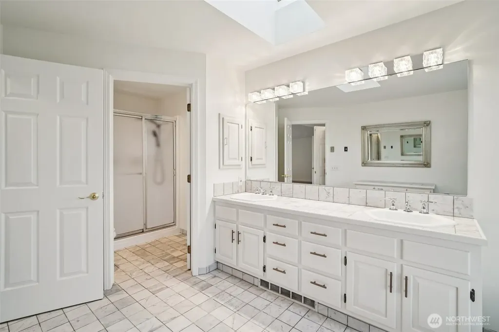 1114 2nd Avenue N Seattle WA 98109