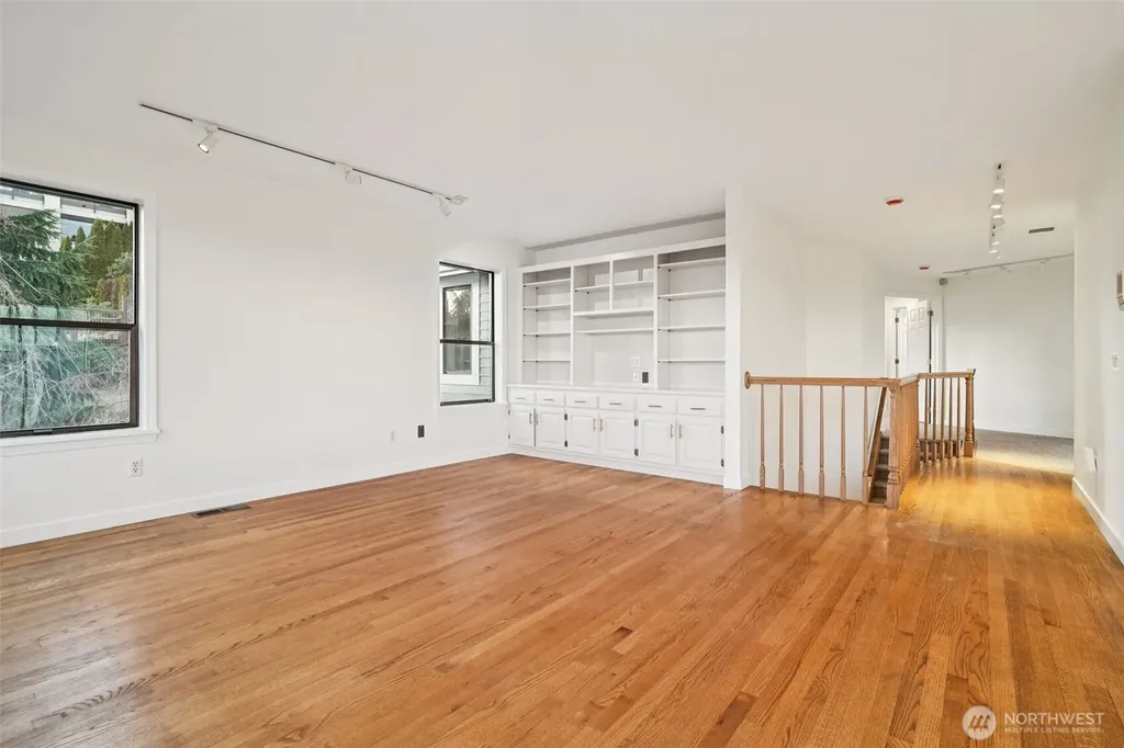 1114 2nd Avenue N Seattle WA 98109