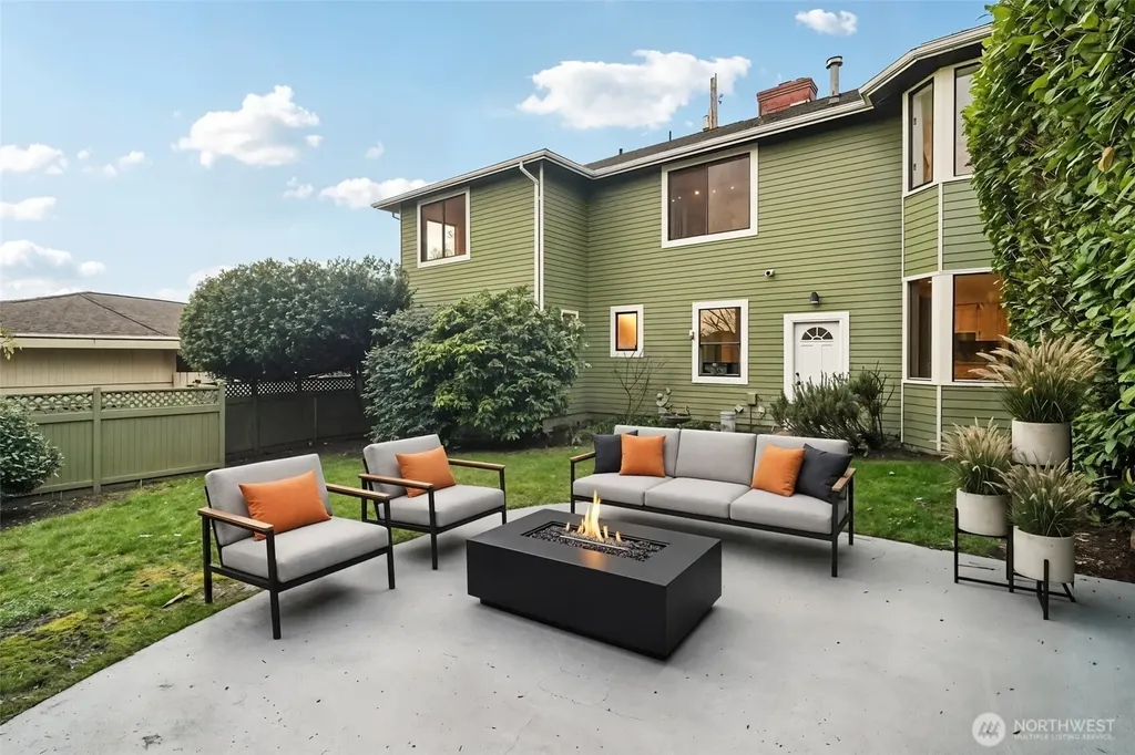 1114 2nd Avenue N Seattle WA 98109