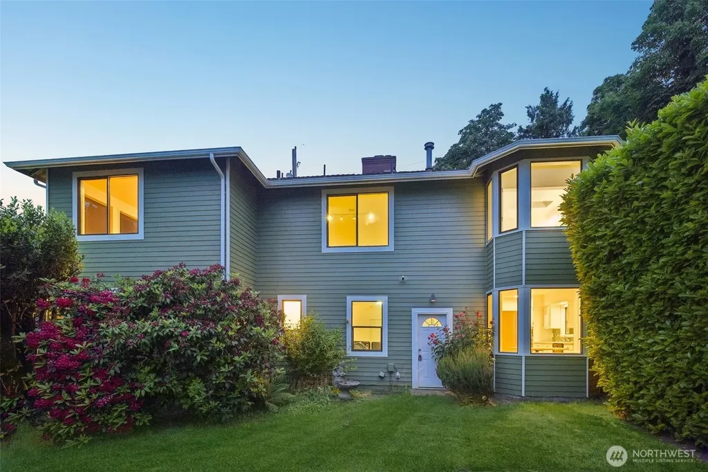 1114 2nd Avenue N Seattle WA 98109