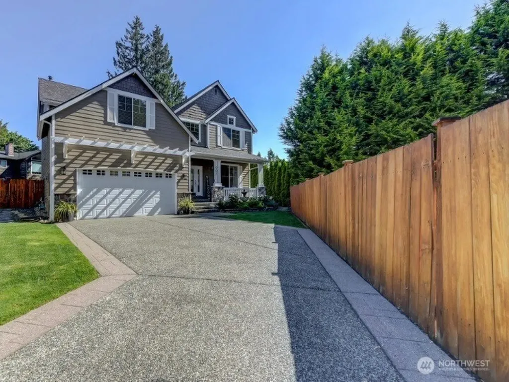 907 196th Place SW Lynnwood WA 98036