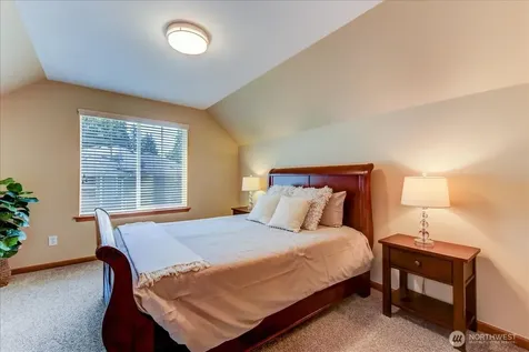 907 196th Place SW Lynnwood WA 98036
