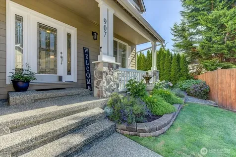 907 196th Place SW Lynnwood WA 98036