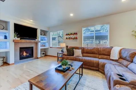 907 196th Place SW Lynnwood WA 98036