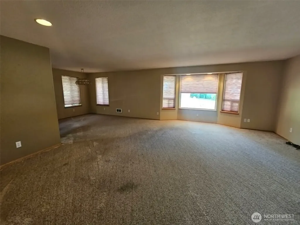701 E Road Of Tralee Shelton WA 98584