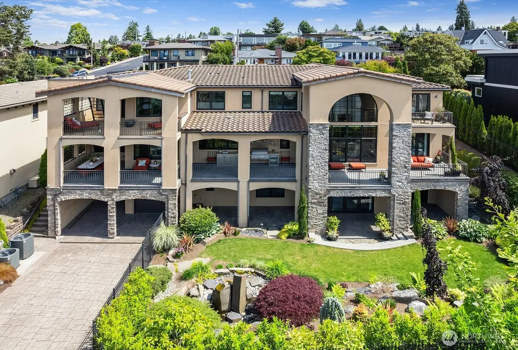435 8th Avenue W Kirkland WA 98033
