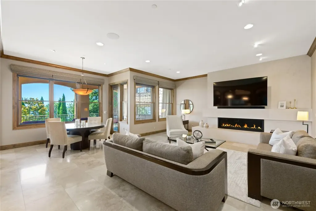 435 8th Avenue W Kirkland WA 98033