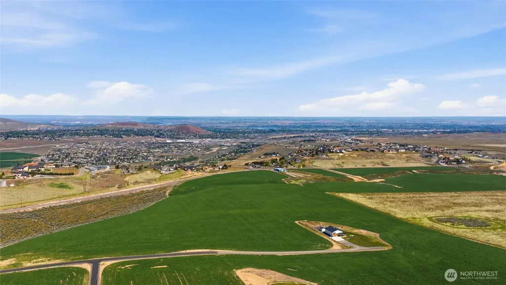 100900 E Bastian Pr SE Kennewick WA 99338