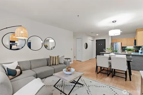 2717 Western Avenue Seattle WA 98121