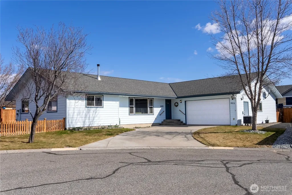 605 Pinyon Place Omak WA 98841