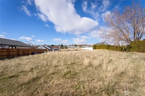 605 Pinyon Place Omak WA 98841