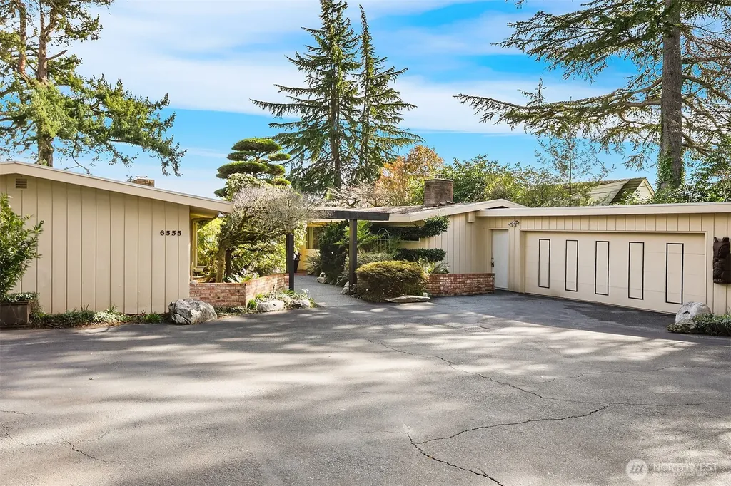 6555 NE Windermere Road Seattle WA 98105