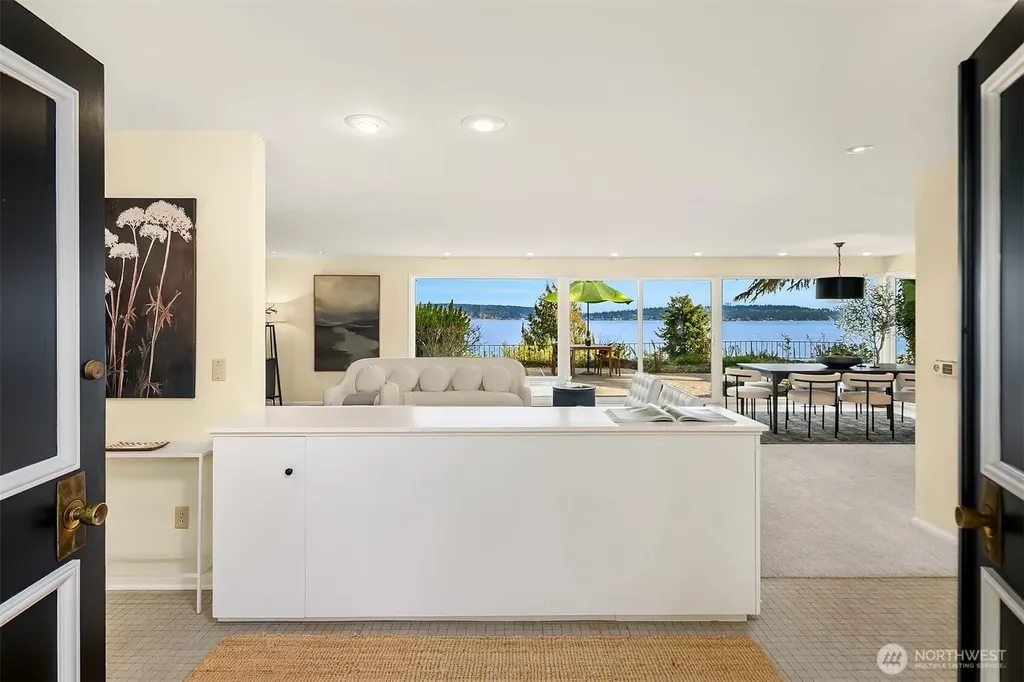 6555 NE Windermere Road Seattle WA 98105
